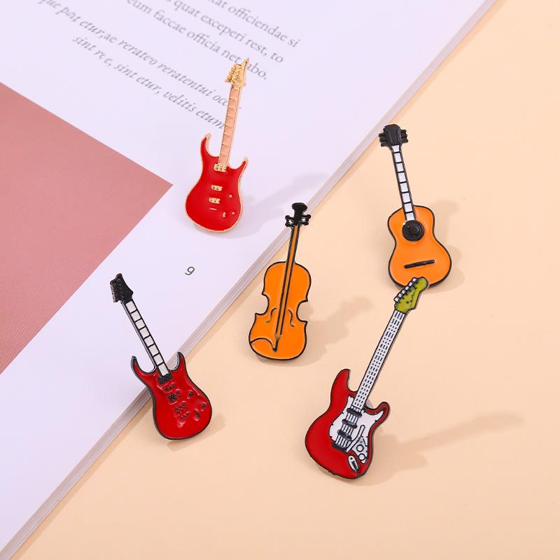 Musical Instruments Cartoon - 핀 사용자 정의베이스 기타 브로치 악기