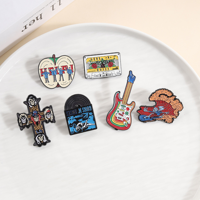 개인화 만화 악기 에나멜 핀 비틀즈 기타 테이프 브로치 - Musical Instruments Cartoon 리뷰 및 가격