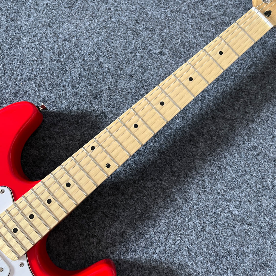6줄의 레드 STSS 전기 기타, 흰색 대형 보호 플레 - Electric Guitar Beginner 리뷰 및 가격